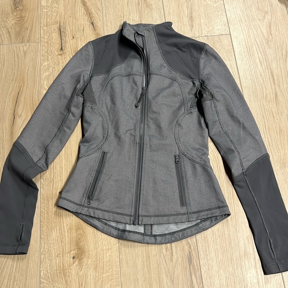 Lululemon grey lightweight running jacket